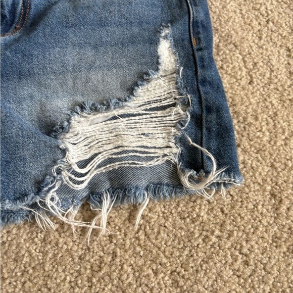 Cello Women’s Blue Summer Beach Vacation Ripped Distress Blue Jean Short Size 27 - Picture 3 of 15